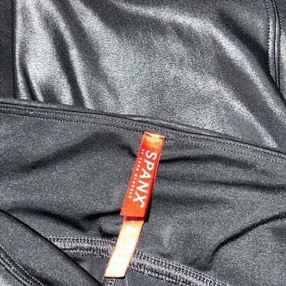Spanx Faux Leather High Waist Leggings Size Petite Small - Picture 3 of 3